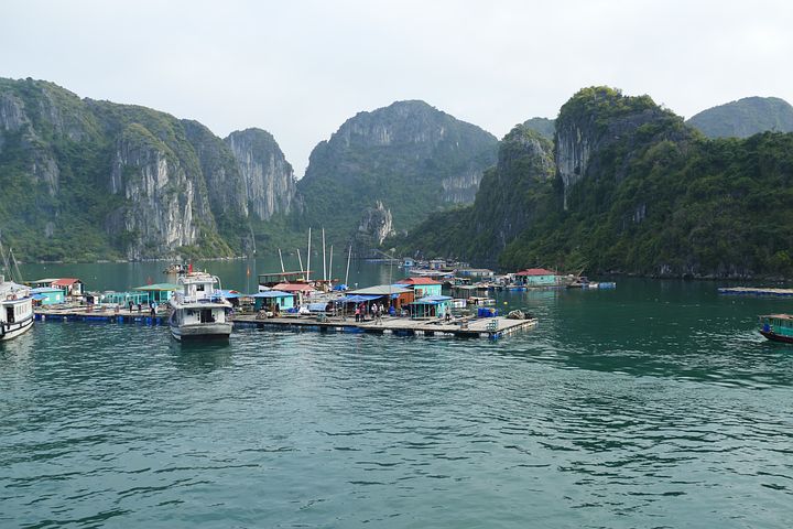 Que pouvez-vous visiter dans la baie d’Halong ?